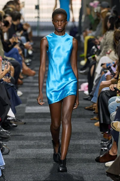 Look 4
